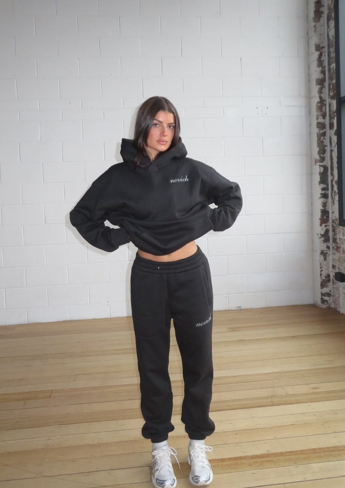 ESSENTIAL LOGO TRACK PANT - CHARCOAL