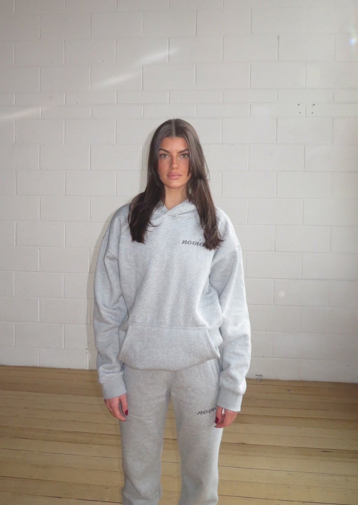 ESSENTIAL LOGO HOODIE - GREY