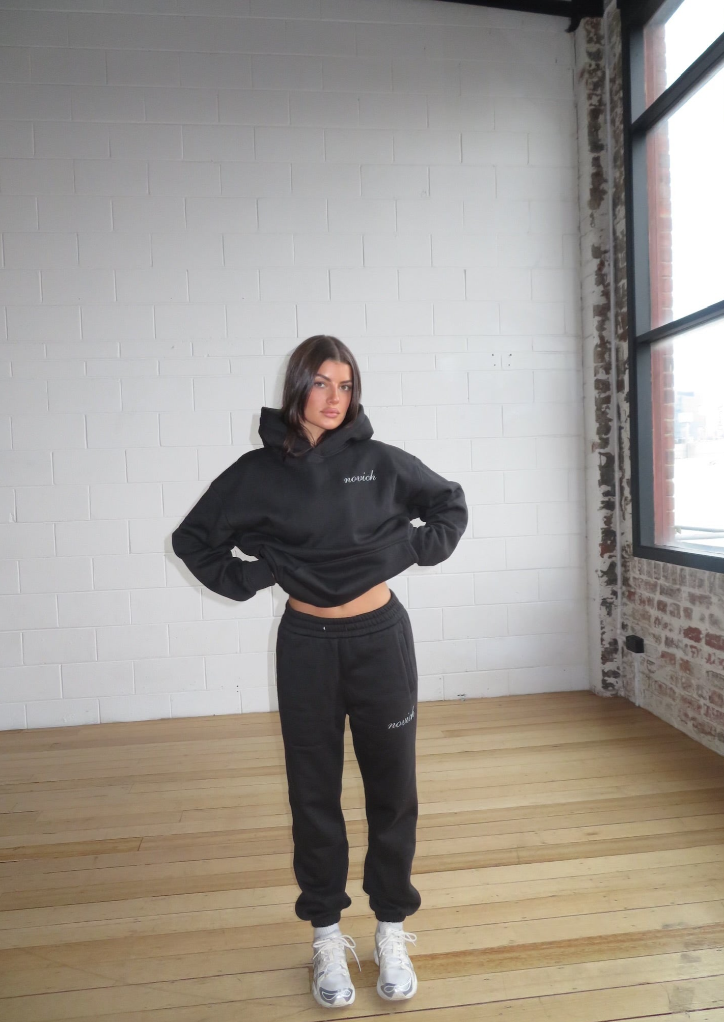 ESSENTIAL LOGO HOODIE - CHARCOAL