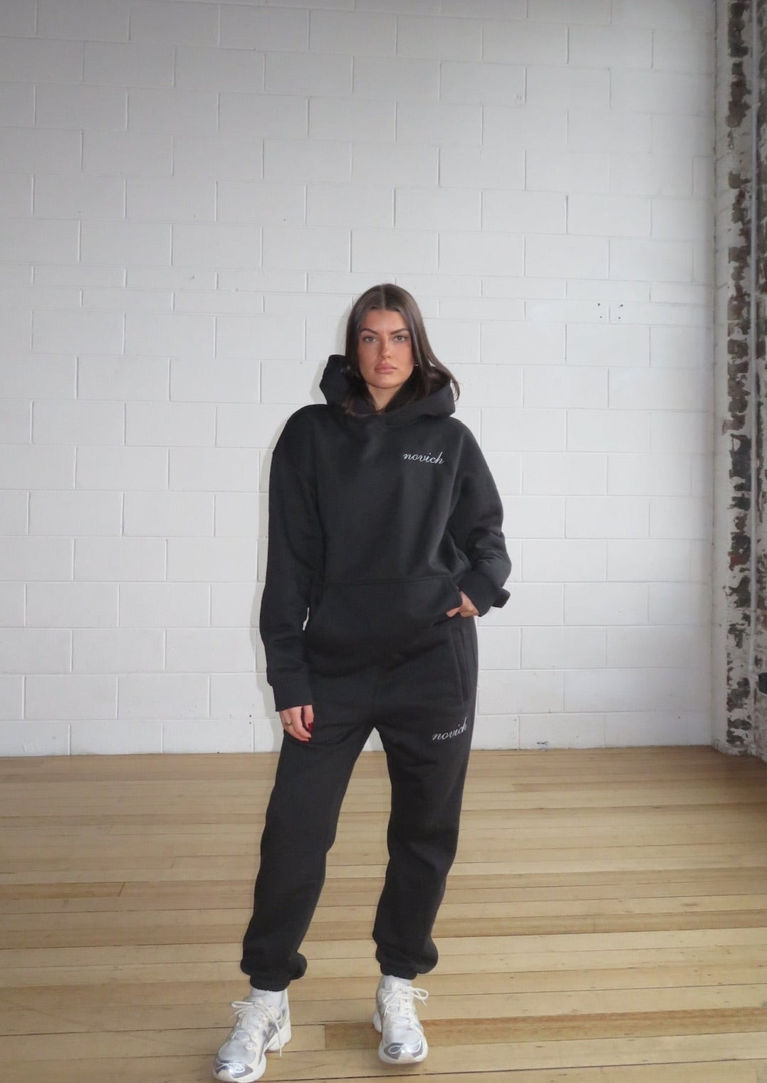 ESSENTIAL LOGO TRACK PANT - CHARCOAL