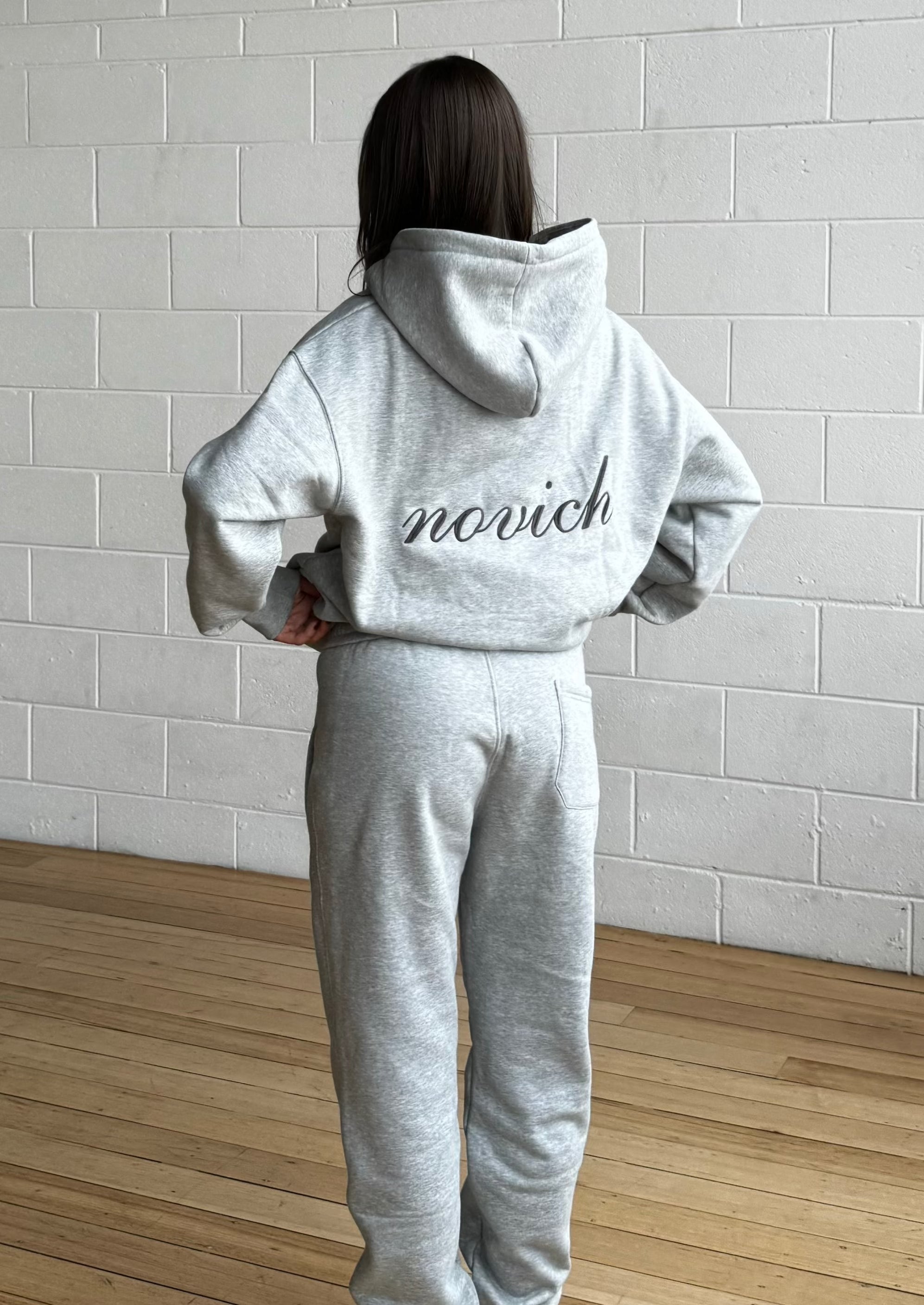ESSENTIAL LOGO HOODIE - GREY