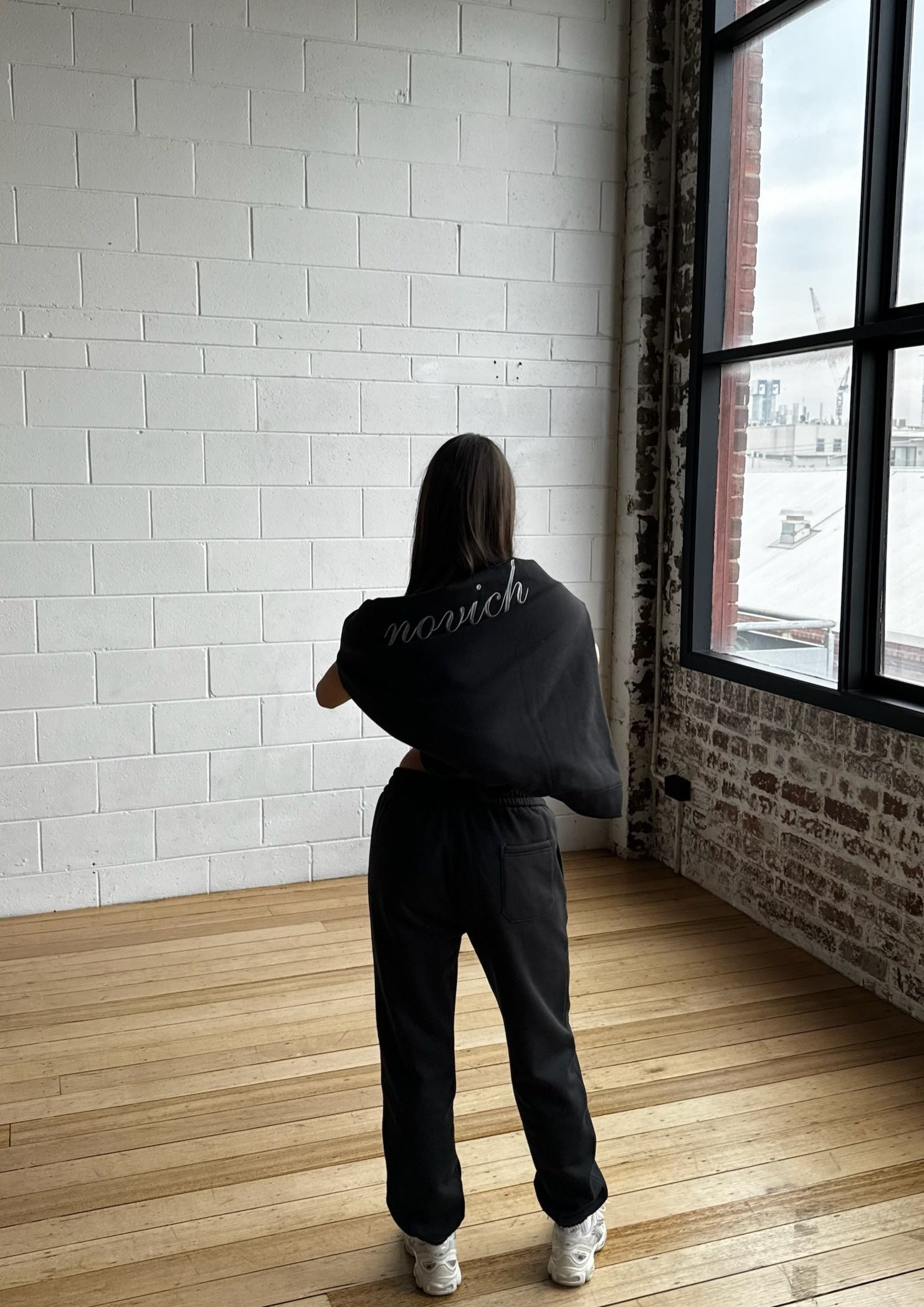 ESSENTIAL LOGO HOODIE - CHARCOAL